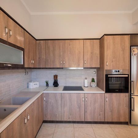 Kellys Cozy One Bedroom House Next To The Beach Ikonomianika エクステリア 写真