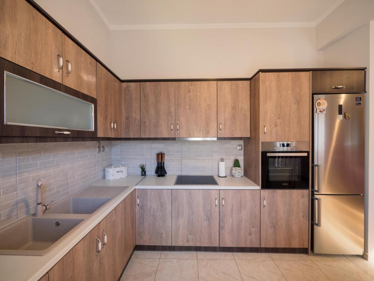 Kellys Cozy One Bedroom House Next To The Beach Ikonomianika エクステリア 写真