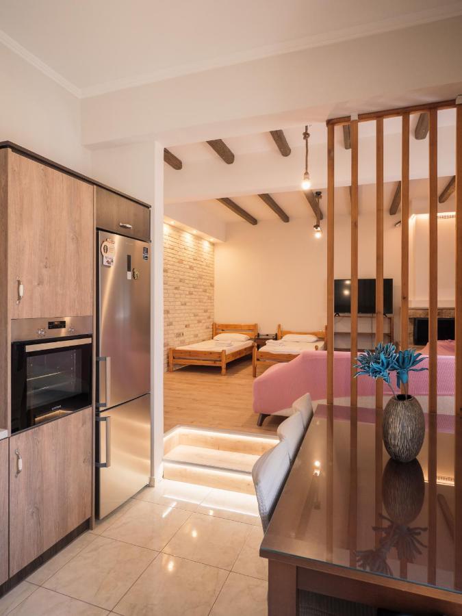 Kellys Cozy One Bedroom House Next To The Beach Ikonomianika エクステリア 写真